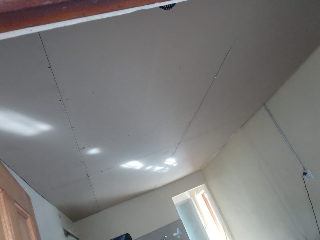 0010ceiling