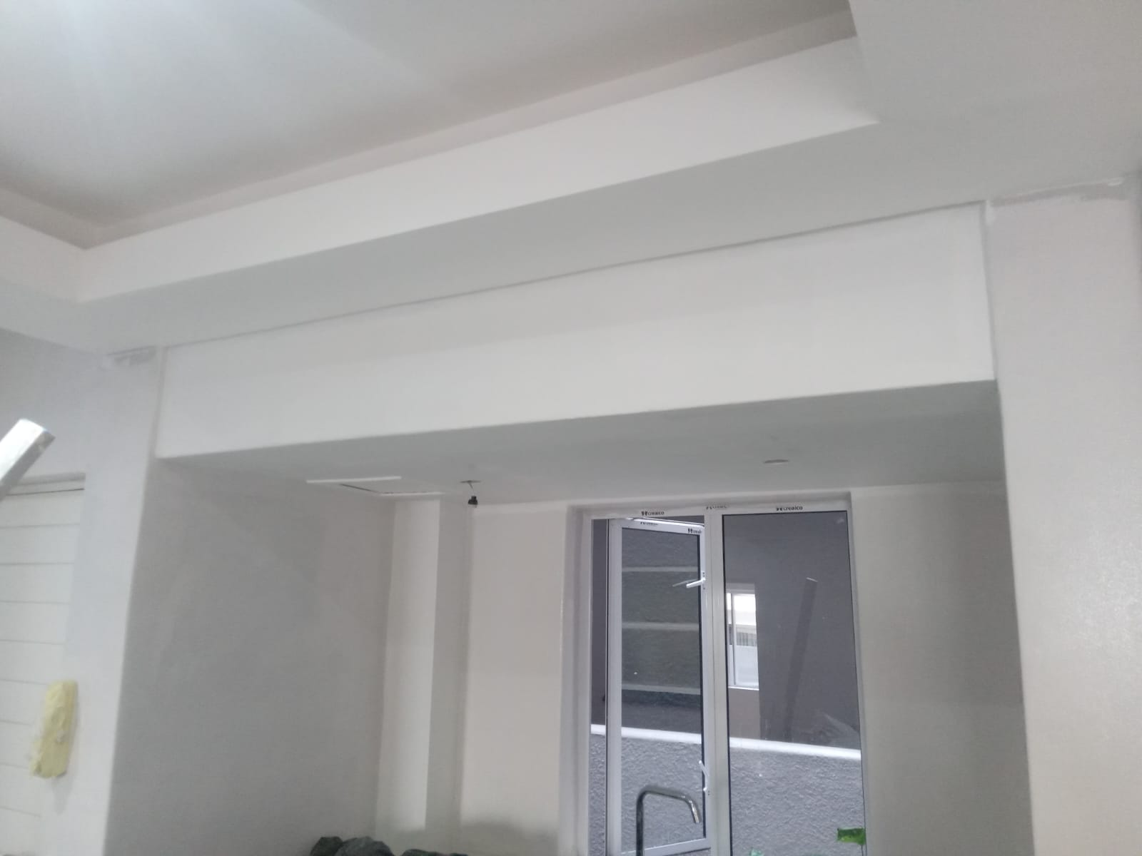 0100ceiling